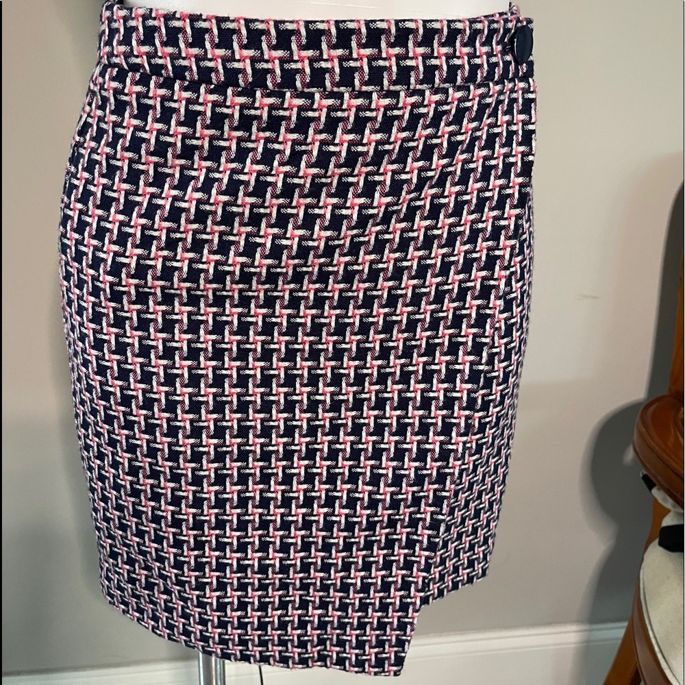 Loft  A skirt.